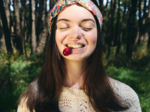 crossed headband cerise en fleur