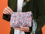Pleated clutch bag boutons rose