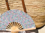 Hand-held fan pastel fleuri